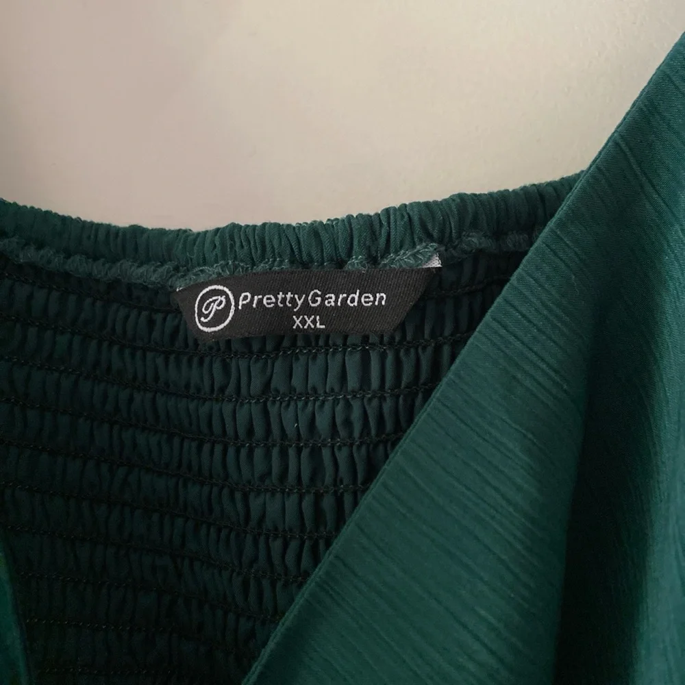 Green Dress - Picture 3 of 4